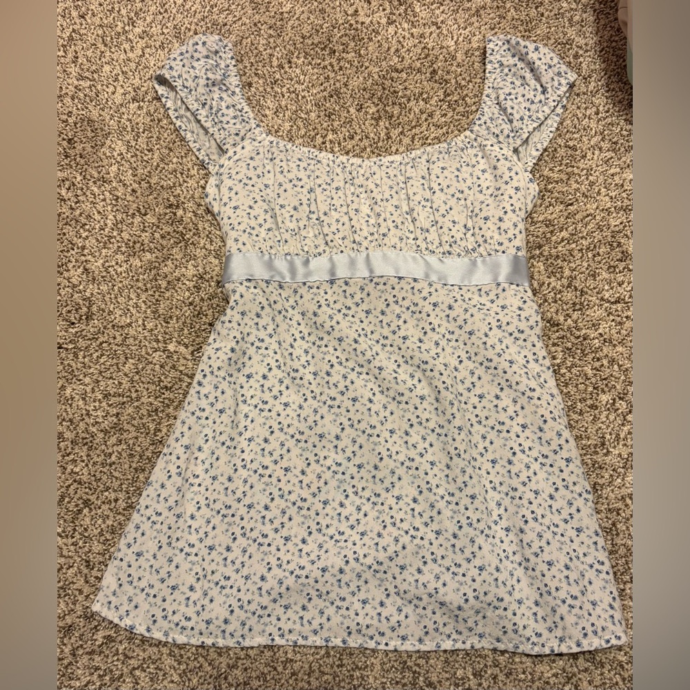 Hollister Light Blue Floral Easy Satin Tie Babydoll Top